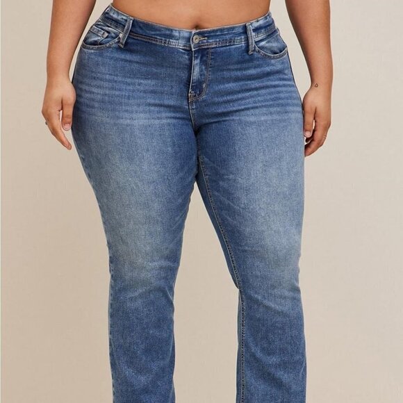 Torrid - Slim Boot Vintage Stretch Mid-Rise Jean in Mid-Wash Blue - Picture 9 of 10